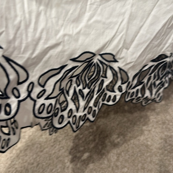 Lazer cut tea length dress - Tahari -12 - Picture 2 of 4